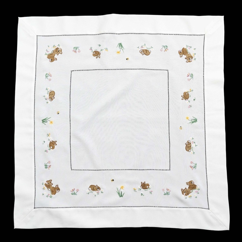 76158 WIELKANOC JASNY KREM OBRUS ZAJĄCE I ŻONKILE 85 X 84 CM (1).jpg