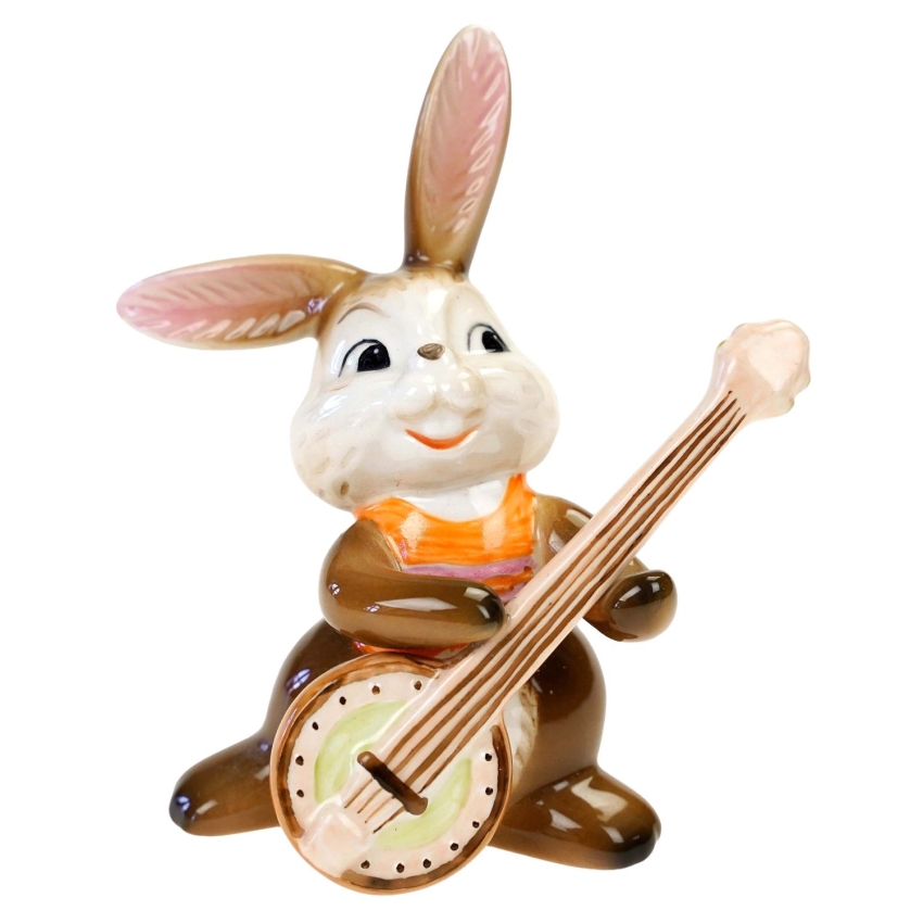 76180 WIELKANOC GOEBEL ZAJĄCZEK GRAJĄCY NA BANJO (1).jpg