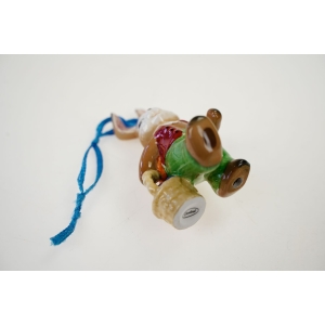 76196 WIELKANOC GOEBEL FIGURKA ZAJĄCA Z KOSZYCZKIEM DO ZAWIESZENIA (4).jpg