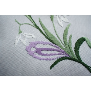 76203 WIELKANOC WIOSENNY OBRUS RĘCZNIE WYSZYWANE KWIATY 80 X 80 CM (3).jpg