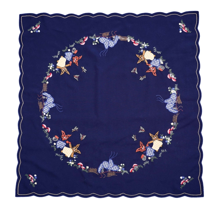 76205 WIELKANOC GRANATOWY OBRUS Z BARWNYMI DEKORACJAMI 85 X 85 CM (1).jpg