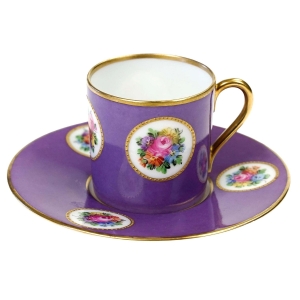 FRAUREUTH WRZOSOWA MOKKA ZE SPODKIEM MEDALIONY Z BUKIETAMI KWIATÓW