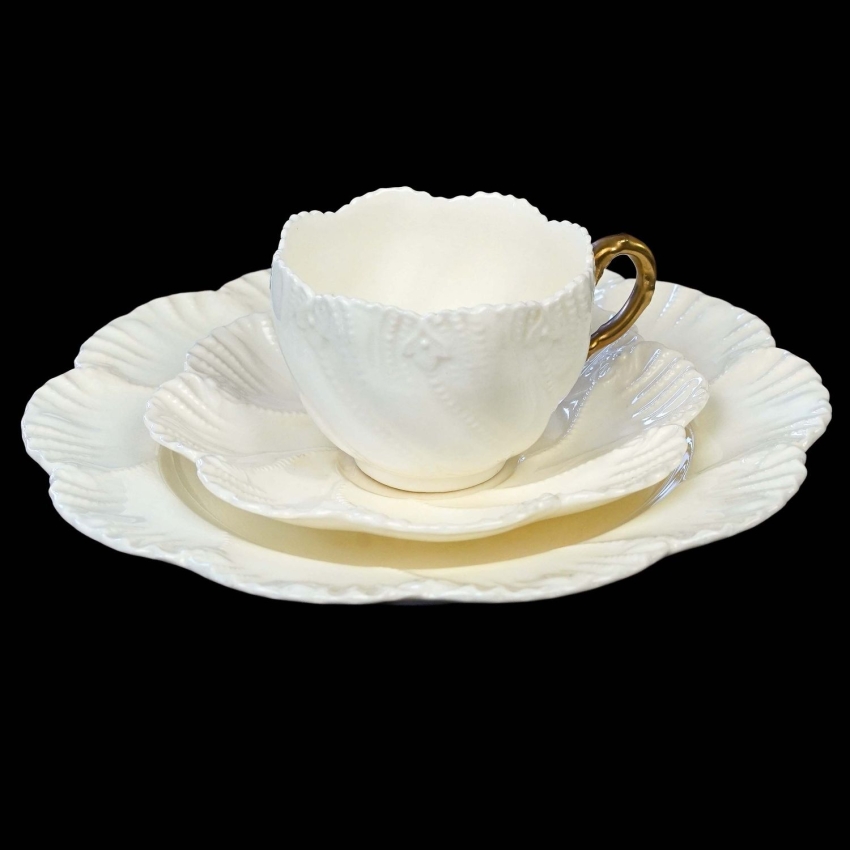 76233 COALPORT ŚNIADANIÓWKA W BIELI CUDOWNE RELIEFY (1).jpg