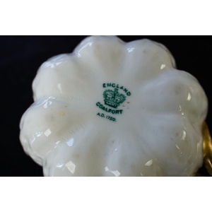 76236 COALPORT MLECZNIK DYNIA W BIELI CUDOWNE RELIEFY (5).jpg