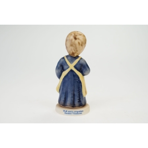 76256 GOEBEL I. HUMMEL FIGURKA CHŁOPCA Z ŁOPATKĄ (3).jpg