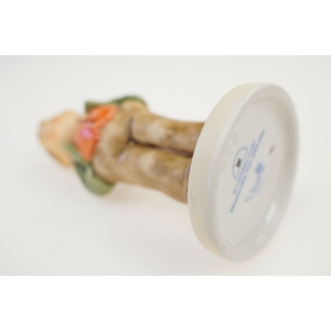 76258 GOEBEL I. HUMMEL FIGURKA ŚPIEWAJĄCEGO CHŁOPCA (4).jpg