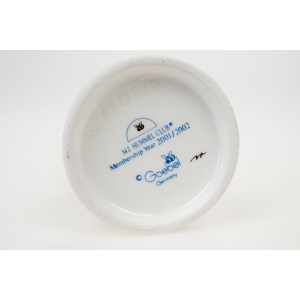 76260 GOEBEL I. HUMMEL FIGURKA DZIEWCZYNKI Z PACYNKĄ (5).jpg