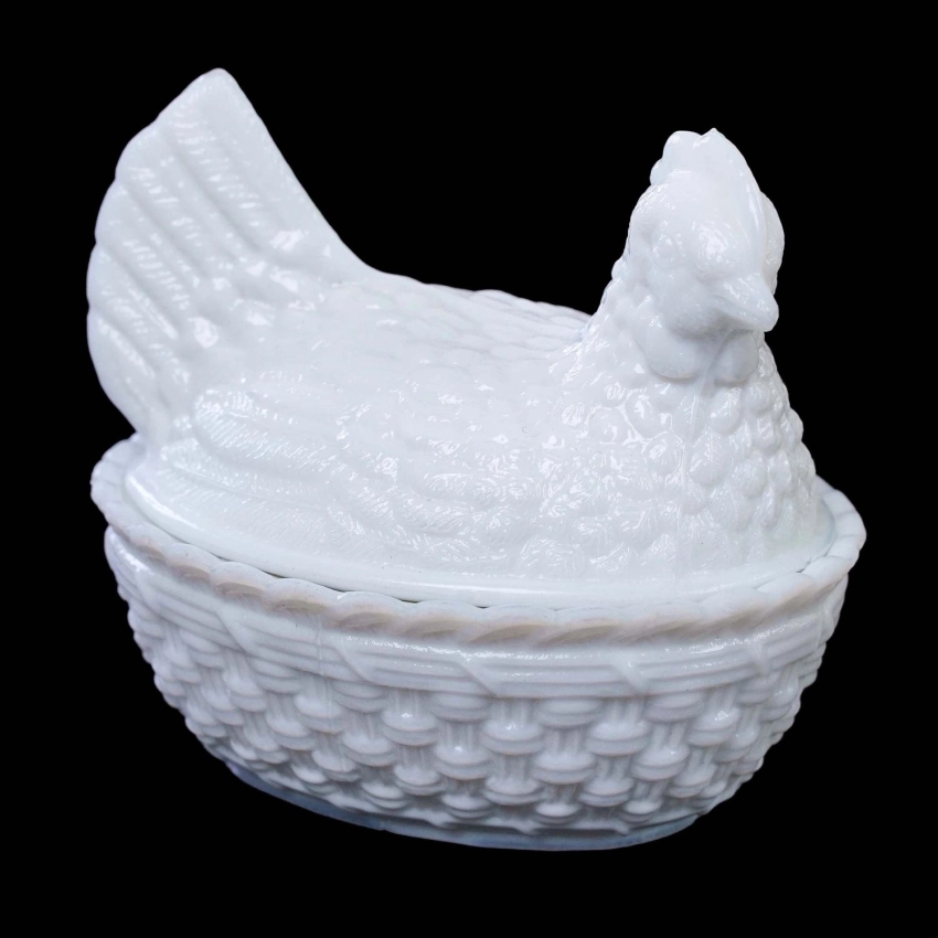 76867 LATTIMO MAŁA TŁUŚCIUTKA KURKA POJEMNIK MASELNICA W BIELI WYS. 10,5 CM (1).jpg