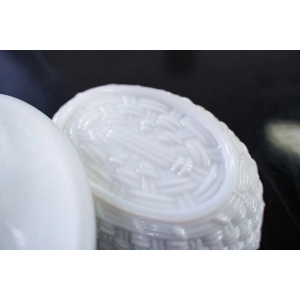 76867 LATTIMO MAŁA TŁUŚCIUTKA KURKA POJEMNIK MASELNICA W BIELI WYS. 10,5 CM (6).jpg