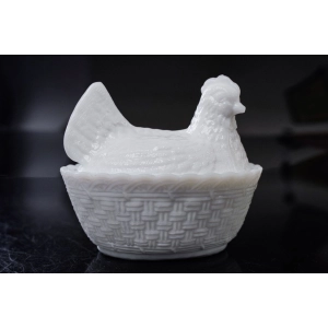 76868 LATTIMO MALUTKA TŁUŚCIUTKA KURKA POJEMNIK MASELNICA W BIELI WYS. 9 CM (2).jpg