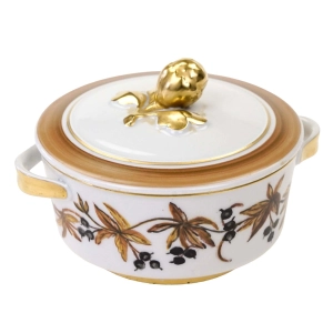 76971 ŚLICZNE NACZYNIE Z POKRYWĄ I USZKAMI Z ŻOŁĘDZIEM (1).jpg