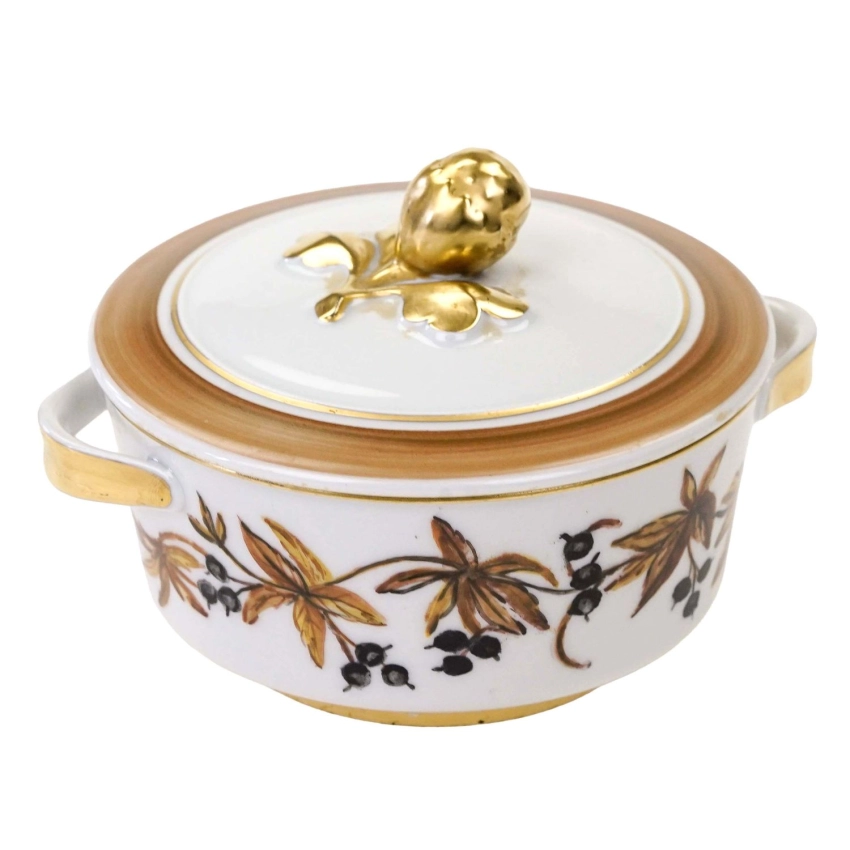 76971 ŚLICZNE NACZYNIE Z POKRYWĄ I USZKAMI Z ŻOŁĘDZIEM (1).jpg