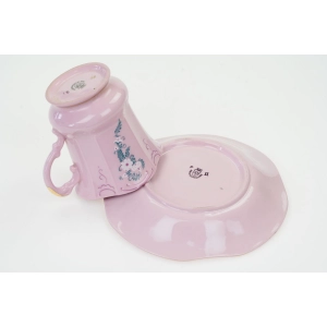 71922 STRUŽNA GRANIASTA FILIŻANKA ZE SPODKIEM Z RÓŻOWEJ PORCELANY BIAŁE KWIATKI I LISTECZKI (5).JPG