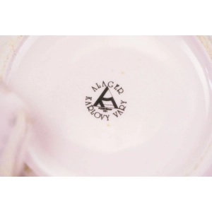 77222 KARLOVY VARY RÓŻOWA PORCELANA GRANIASTA FILIŻANKA ZE SPODKIEM KOLOROWE BUKIECIKI (5).jpg