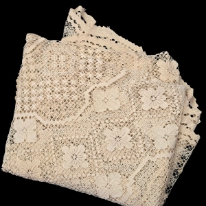 77351 FILET OWALNY OBRUS W KREMOWYM KOLORZE 160 X 135 CM (6).jpg