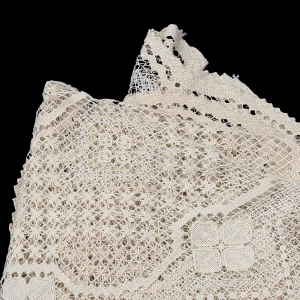 77351 FILET OWALNY OBRUS W KREMOWYM KOLORZE 160 X 135 CM (7).jpg