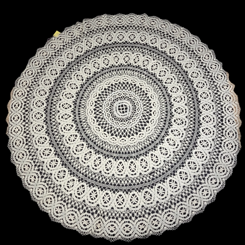 77352 KORONKA KLOCKOWA OKRĄGŁY OBRUS W KREMOWYM KOLORZE 175 CM (1).jpg