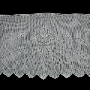 77362 SZYDEŁKO ZAZDROSTKA LAMBREKIN WAZA Z KWIATAMI W BIELI ŚLICZNA 150 X 60 CM (2).jpg
