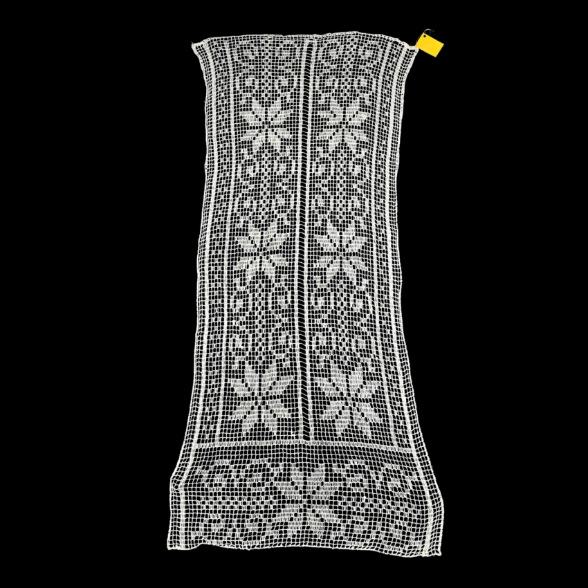 77368 SZYDEŁKO MAŁA FIRANECZKA W GWIAZDKI W BIELI 118 X 56 CM (1).jpg