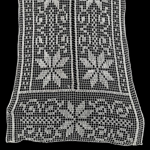 77368 SZYDEŁKO MAŁA FIRANECZKA W GWIAZDKI W BIELI 118 X 56 CM (2).jpg