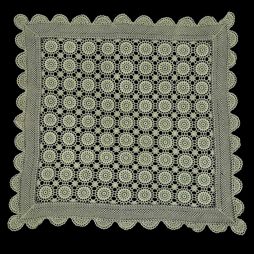77371 KORONKA SZYDEŁKOWA OBRUS W ROZETY W ZIELENI ŚLICZNOŚCI 81 X 79 CM (1).jpg