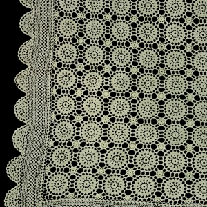 77371 KORONKA SZYDEŁKOWA OBRUS W ROZETY W ZIELENI ŚLICZNOŚCI 81 X 79 CM (2).jpg