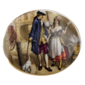 77559 STARA PORCELANOWA BROSZA Z ROMANTYCZNĄ SCENKĄ RODZAJOWĄ (1).jpg