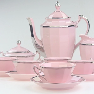 77721 CHODOV GRANIASTY SERWIS DO KAWY 6 OSÓB Z RÓŻOWEJ PORCELANY CUDEŃKO SREBRZENIA (2).jpg