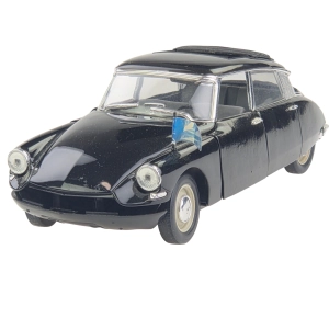 77747 SOLIDO CITROEN DS 19 Z 1963 ROKU MODEL W SKALI 118 (2).jpg