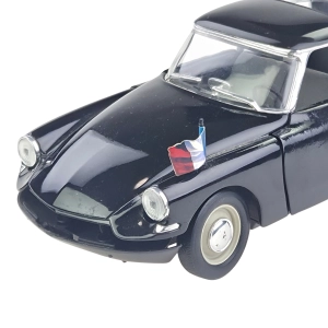 77747 SOLIDO CITROEN DS 19 Z 1963 ROKU MODEL W SKALI 118 (5).jpg