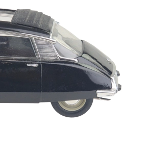 77747 SOLIDO CITROEN DS 19 Z 1963 ROKU MODEL W SKALI 118 (6).jpg