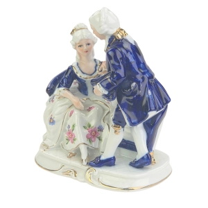 77772 ŚLICZNA RĘCZNIE MALOWANA GRUPA FIGURALNA NA SOFIE CAPODIMONTE (3).jpg