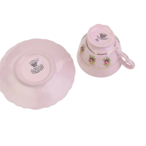 77806 LEANDER FILIŻANKA MOKKA ZE SPODKIEM Z RÓŻOWEJ PORCELANY FASON SONATA KOLOROWE KWIATUSZKI (8).jpg