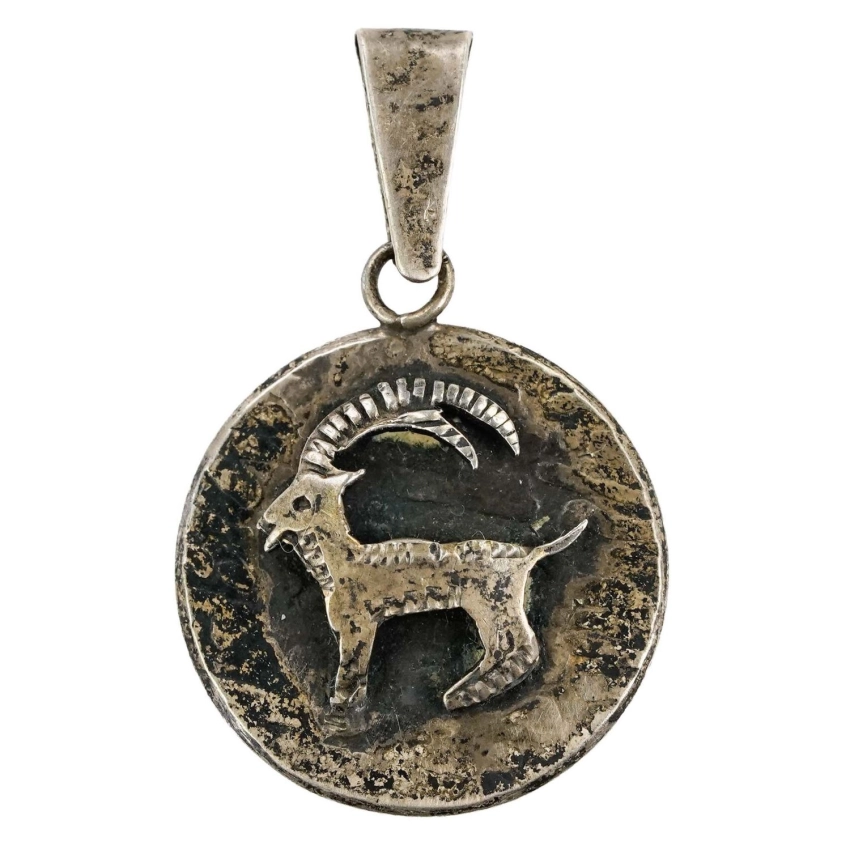 77852 SREBRO ZNAK ZODIAKU WISIOREK KOZIOROŻEC PRÓBA 3 WAGA 3,9 G (1).jpg
