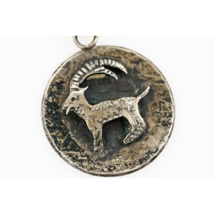 77852 SREBRO ZNAK ZODIAKU WISIOREK KOZIOROŻEC PRÓBA 3 WAGA 3,9 G (2).jpg