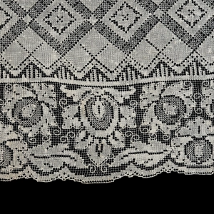 77891 FILET KREMOWY ŚLICZNY OBRUS PIĘKNY WZÓR KWIATOWY 180 X 180 CM (6).jpg