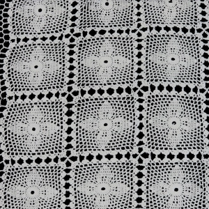 77892 SZYDEŁKO DUŻY BIAŁY OBRUS W GWIAZDKI 155 X 115 CM (3).jpg