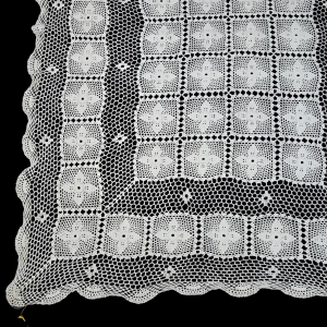 77892 SZYDEŁKO DUŻY BIAŁY OBRUS W GWIAZDKI 155 X 115 CM (6).jpg