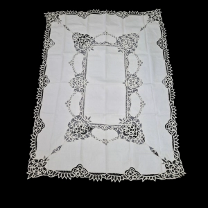 OSZAŁAMIAJĄCY DUŻY OBRUS KORONKA BRUKSELSKA I HAFCIKI NA PŁÓTNIE 175 X 135 CM