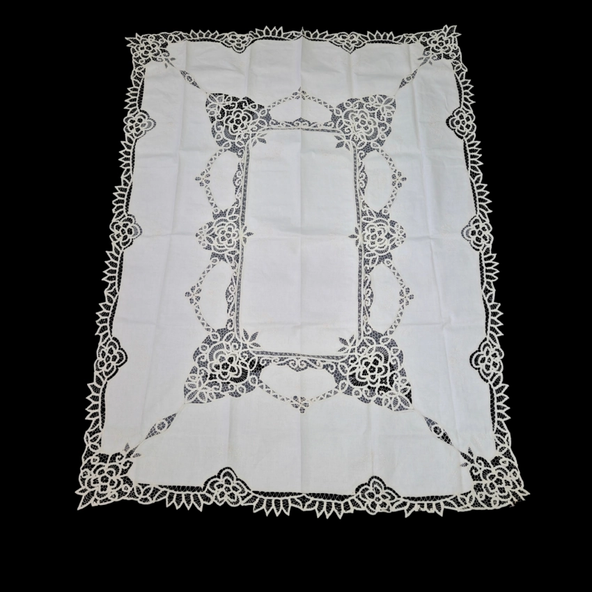 77894 OSZAŁAMIAJĄCY DUŻY OBRUS KORONKA BRUKSELSKA I HAFCIKI NA PŁÓTNIE 175 X 135 CM (1).jpg