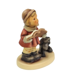 77946 GOEBEL I. HUMMEL FIGURKA ŚPIEWAJĄCA DZIEWCZYNKA Z PIESKIEM NR 2134 (2).jpg