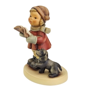 77946 GOEBEL I. HUMMEL FIGURKA ŚPIEWAJĄCA DZIEWCZYNKA Z PIESKIEM NR 2134 (3).jpg