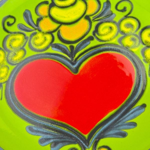 78006 DUŻA CERAMICZNA PATERA SERCE I KWIATY W STYLU LUDOWYM (4).jpg