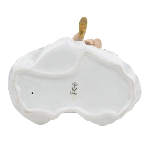 78316 WALLENDORF PORCELANOWA FIGURKI TANCERKI ZAWIĄZUJĄCA BALETKĘ (10).jpg