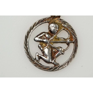 78341 STARA ZAWIESZKA SREBRO ZNAK ZODIAKU STRZELEC WAGA 0,9 G (2).jpg