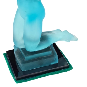 78531 AKT FIGURA NAGIEJ KOBIETY W TURKUSOWYM KOLORZE ŚWIECI W UV (8).jpg