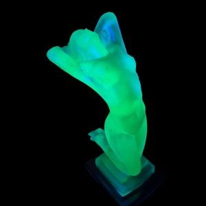 78531 AKT FIGURA NAGIEJ KOBIETY W TURKUSOWYM KOLORZE ŚWIECI W UV (10).jpg