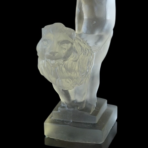 78536 AKT FIGURA DZIEWCZYNA Z LWEM H. HOFFMANN POSTUMENT ŚWIECI W UV (9).jpg