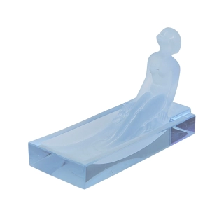 78537 AKT FIGURA DZIEWCZYNA POPIELNICA H. HOFFMANN SZKŁO ALEKSANDRYTOWE ZMIENIAJĄCE BARWĘ (2).jpg