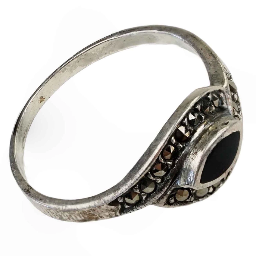 78651 SREBRO PIERŚCIONEK Z ONYKSEM I MARKAZYTAMI R. 19,5 WAGA 2,5 G (1).jpg